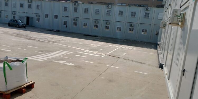 Indignación en el IES Berenguer Dalmau de Catarroja; aulas casi listas pero sin patio ni fecha de apertura, Massanassa acogerá la matriculación 1 Indignación en el IES Berenguer Dalmau de Catarroja; aulas casi listas pero sin patio ni fecha de apertura, Massanassa acogerá la matriculación