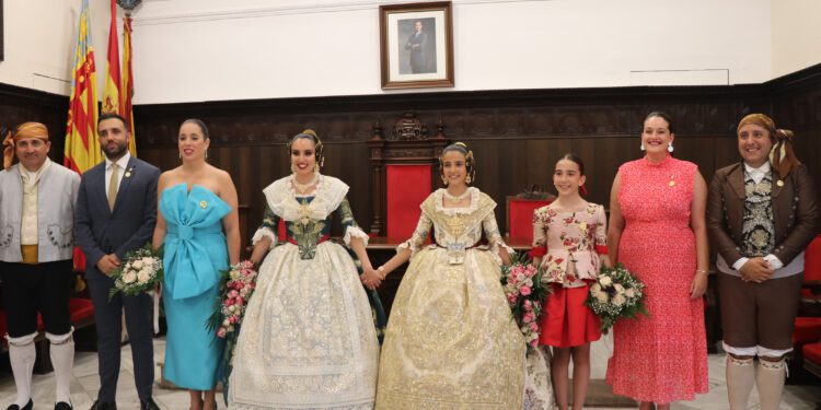 Sagunto proclama a Ana Martínez y Noa Barea como Falleras Mayores de la comarca para el ejercicio 2025-2026