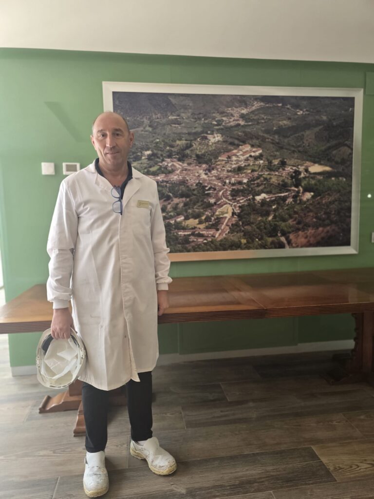 Super Gourmet visita Jabugo para su Selección Anual de Jamones 5 J 6 Imagen de WhatsApp 2025 06 16 a las 14.27.55 da59e601