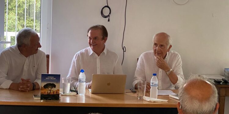 Gran acogida en la Casa de Asturias de Valencia a la presentación del libro “Viviendo Más y Mejor” del Dr. Rafael Torres 1 Gran acogida en la Casa de Asturias de Valencia a la presentación del libro “Viviendo Más y Mejor” del Dr. Rafael Torres