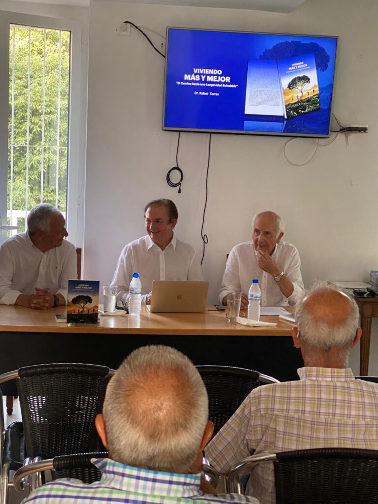 Gran acogida en la Casa de Asturias de Valencia a la presentación del libro “Viviendo Más y Mejor” del Dr. Rafael Torres 3 Imagen de WhatsApp 2025 06 17 a las 21.32.29 7307f162