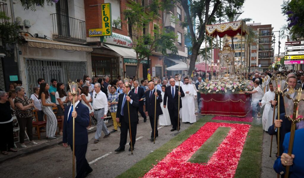 Corpus caluroso y multitudinario en Torrent 4 Imagen de WhatsApp 2025 06 23 a las 09.18.40 5f6551b6