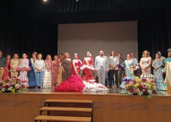 El Centro Cultural Rociero Andaluz de Torrent corona a sus nuevas representantes