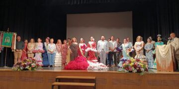 El Centro Cultural Rociero Andaluz de Torrent corona a sus nuevas representantes