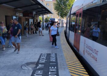 El temporal de lluvias paraliza tramos críticos de la Línea 1 de Metrovalencia