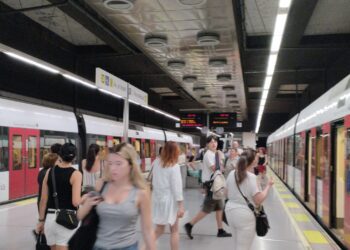 Retrasos generalizados en el día sin coches en las líneas L1,L2 y L7 de metrovalencia