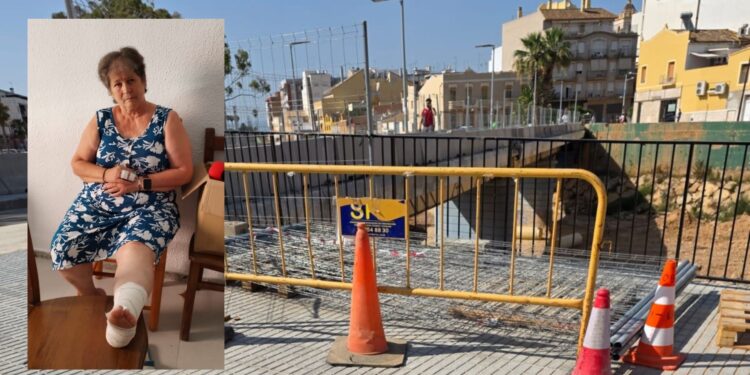 Otro accidente por falta de señalización del Ayuntamiento de Paiporta, una mujer podría acabar en el quirófano