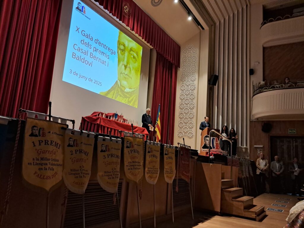 El Casal Bernat i Baldoví entrega els Premis per l'utilisacio de la llengua valenciana