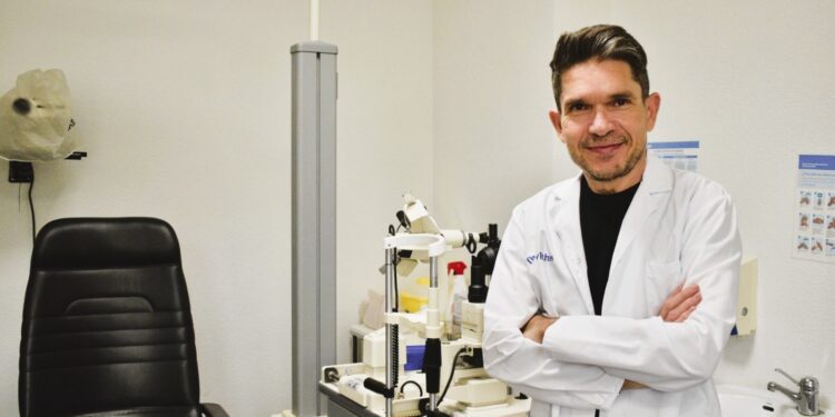 Expertos de Vithas advierten sobre el aumento de problemas de visión en motoristas con la llegada de la primavera