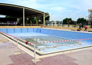 La piscina de Castellar-l’Oliveral reabre con mejoras tras una reforma de 500.000 euros