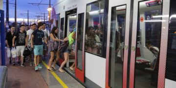 225.000 plazas de metro y tranvia para la noche de San Juan en Valencia