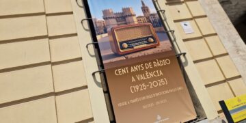 Una exposición y un podcast rememoran los 100 años de radio en Valencia