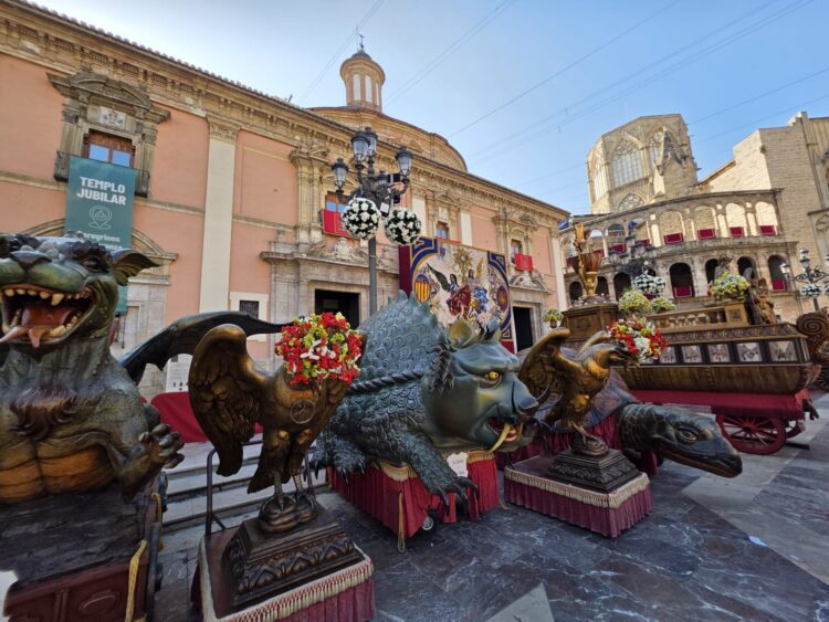Las Rocas y el bestiario, atracción turística, a pesar de la depauperada exhibición