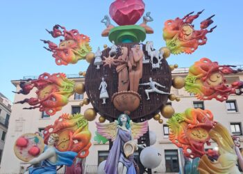 Alicante disfruta de las Hogueras con récord de participación