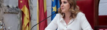 Catalá "se engancha" con las entidades LGTBIQ+ en el Pleno del Ajuntament de Valéncia