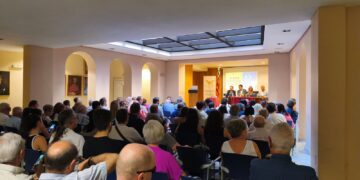 Lo Rat Penat celebra 75 anys ensenyant valencià a través dels seus cursos