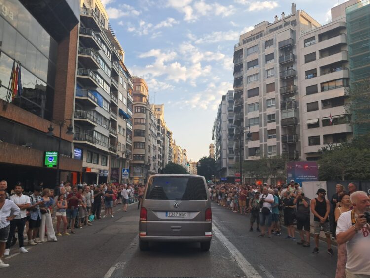 El fuerte calor no impidió a decenas de miles de personas reivindicar el Orgullo por las calles del Cap i Casal