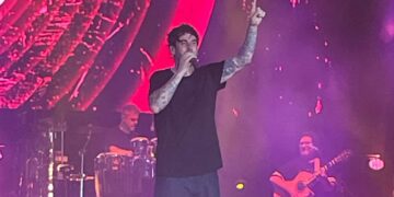 El concierto de Melendi por las víctimas de la #DANA reúne a miles de personas en el Estadi Ciutat de Valéncia