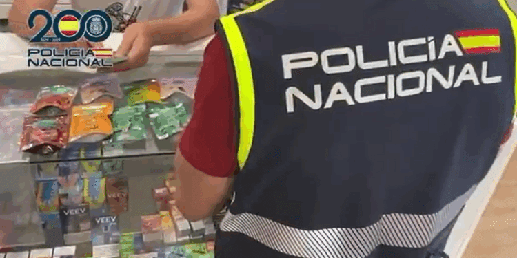 Desarticulan en Elche una red que vendía droga enmascarada como CBD a estancos y tiendas en toda España 1 Desarticulan en Elche una red que vendía droga enmascarada como CBD a estancos y tiendas en toda España