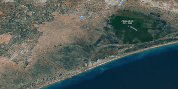 Carlos Mazón anuncia la ampliación del espacio protegido de L’Albufera que compatibilizará sus usos con la protección ambiental del frente litoral