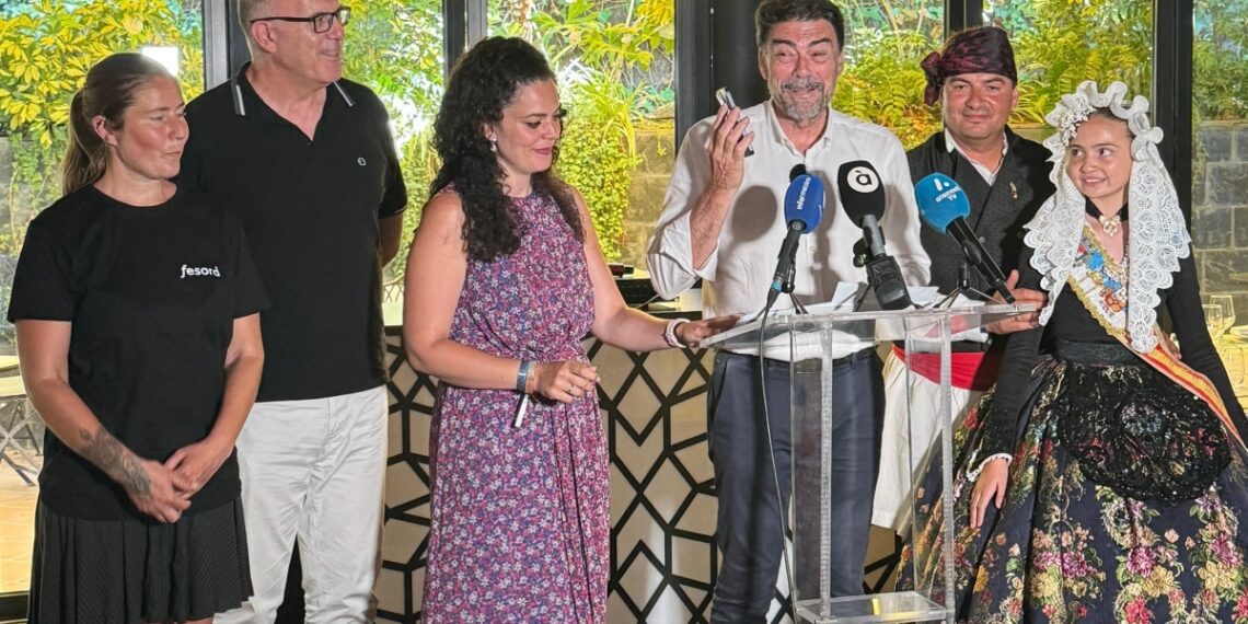 Florida Portazgo, ganadora del primer premio infantil de las Hogueras de Alicante 2025