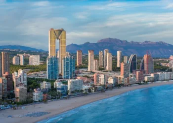 El interior y Benidorm impulsan el turismo en la Semana Santa en la Comunitat Valenciana