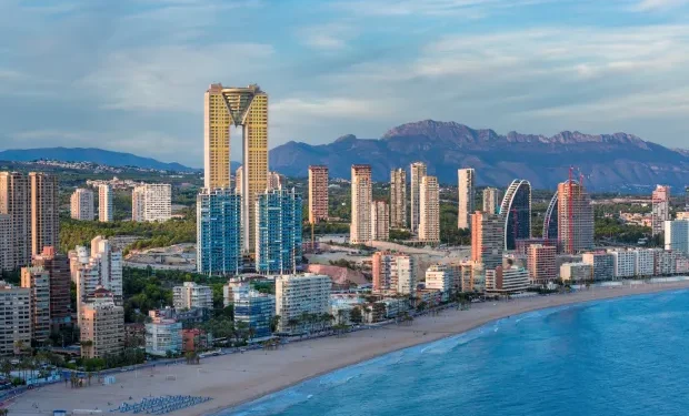 Cuidado con los "perdidos" en Benidorm: el consejo viral de un británico que podría salvarte el verano 1 Cuidado con los «perdidos» en Benidorm: el consejo viral de un británico que podría salvarte el verano