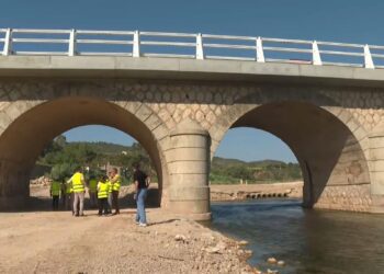 Turís reabre el puente sobre el río Magre arrasado por la riada: alivio para cientos de vecinos aislados