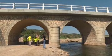 Turís reabre el puente sobre el río Magre arrasado por la riada: alivio para cientos de vecinos aislados