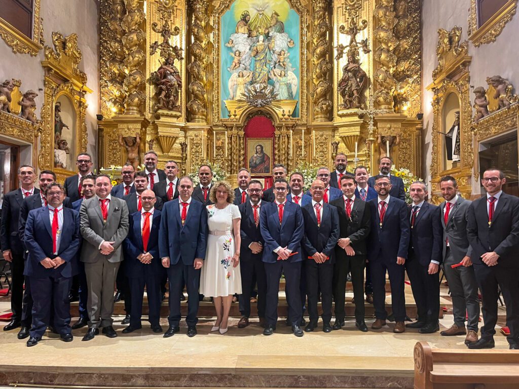 Corpus caluroso y multitudinario en Torrent 10 corpus clavaris