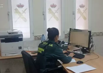 Detenidos dos falsos abogados en Oliva tras estafar 16.000 euros con servicios jurídicos ficticios