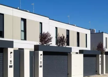 El Jardin Botanico de Valencia acoge unas jornadas clave sobre vivienda industrializada tras la DANA