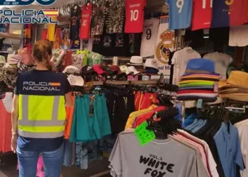 Intervenido un alijo de productos falsificados en Benidorm: detenido un comerciante por vender artículos ilegales