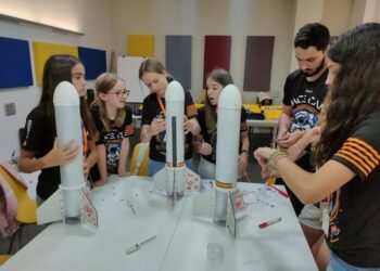 Vuelve Space Camp 2025: el campamento de astronautas para jóvenes en Las Naves de Valencia