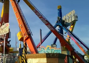 Muere una niña de dos años por una descarga eléctrica en una atracción de feria en Murcia