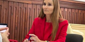 El juez ve indicios de delito de odio en los tuits de la concejala de Vox en Valencia, Cecilia Herrero