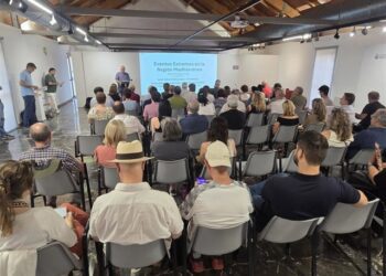 Expertos se reúnen en Paiporta para analizar las causas de la DANA y proponer soluciones naturales frente a futuras catástrofes