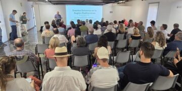 Expertos se reúnen en Paiporta para analizar las causas de la DANA y proponer soluciones naturales frente a futuras catástrofes