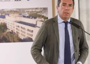 Mazón califica la licitación de la historia clínica única por más de 70 millones como “un gran avance” para la sanidad valenciana