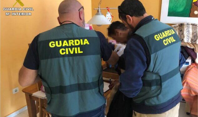 Desarticulado en Xàtiva un grupo delictivo por vender empadronamientos a casi 250 inmigrantes 1 Tres detenidos por la conocida como ‘estafa del sicario’ y otra persona está siendo investigada más