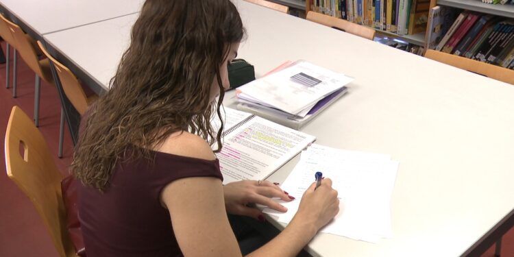 “En inferioridad de condiciones”: la lucha del alumnado afectado por la DANA en la PAU