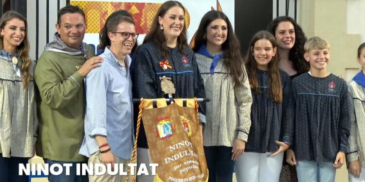 El ninot de la hoguera Sèneca-Autobusos, indultado en las Hogueras de Alicante 2025 1 El ninot de la hoguera Sèneca-Autobusos, indultado en las Hogueras de Alicante 2025