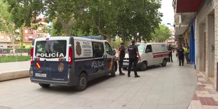 Algemesí: una abuela con alzhéimer presenció el doble crimen de su hija y su nieto sin poder evitarlo 1 Asesinato en Algemesí: una mujer y su hijo de tres años, víctimas de un maltrato silenciado