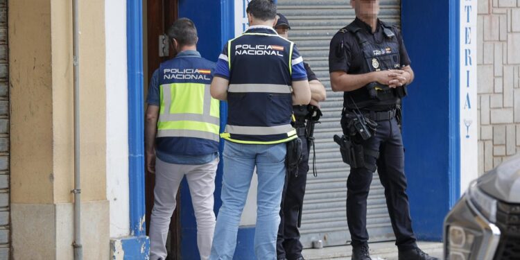 Asesinato en Algemesí: una mujer y su hijo de tres años, víctimas de un maltrato silenciado 1 Asesinato en Algemesí: una mujer y su hijo de tres años, víctimas de un maltrato silenciado