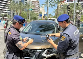 La Policía Nacional interviene dos drones en Alicante por volar sin permiso durante las Hogueras y en un centro comercial