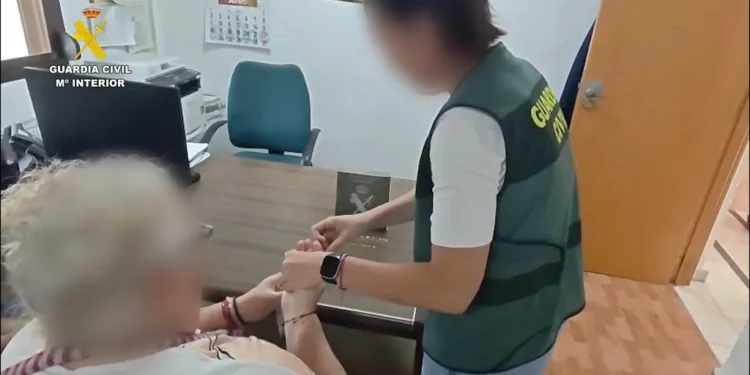 Detenida una limpiadora en Massamagrell por robar dinero y joyas a un matrimonio de ancianos 1 Detenida una limpiadora en Massamagrell por robar dinero y joyas a un matrimonio de ancianos