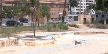 Ocho meses después de la DANA, las piscinas de Paiporta y Aldaya siguen cerradas: abandono y frustración ciudadana