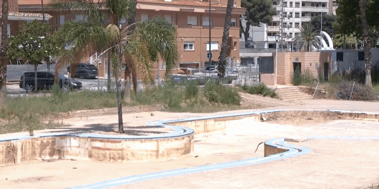 Ocho meses después de la DANA, las piscinas de Paiporta y Aldaya siguen cerradas: abandono y frustración ciudadana 1 Ocho meses después de la DANA, las piscinas de Paiporta y Aldaya siguen cerradas: abandono y frustración ciudadana