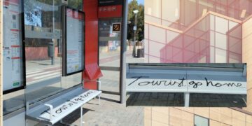 Otra polémica pintada contra turistas en Valéncia reabre el debate sobre el turismo masivo y los pisos turísticos