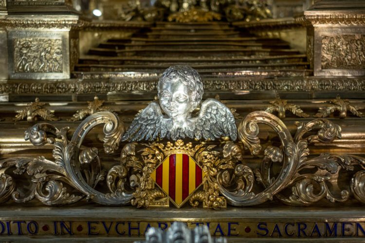 La Custodia del Corpus de la Catedral de Valencia luce renovada tras su restauración y limpieza
